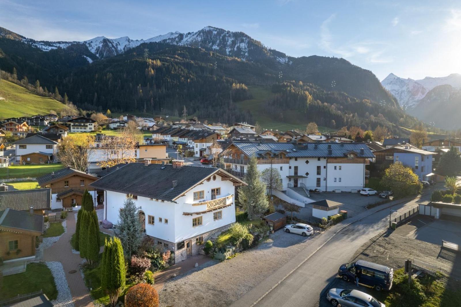 Dorfchalets Kaprun Exteriör bild